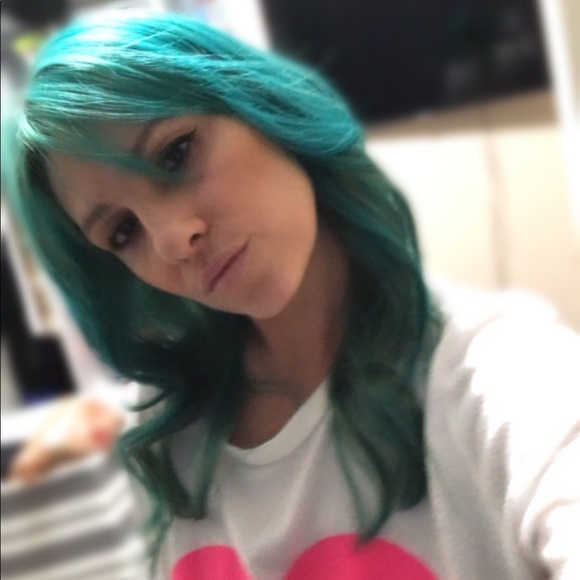 Meet your Posher, Angie - Picture 1 of 1